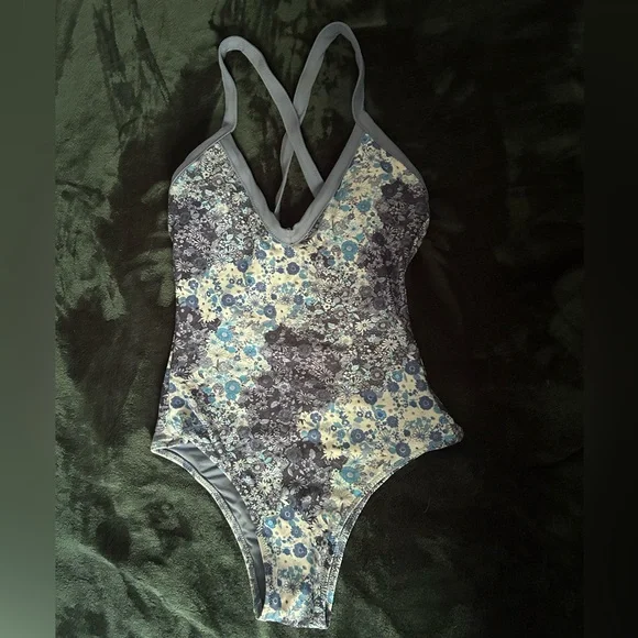 Floral Aerie Swimsuit/Bathing Suit - Picture 2 of 6